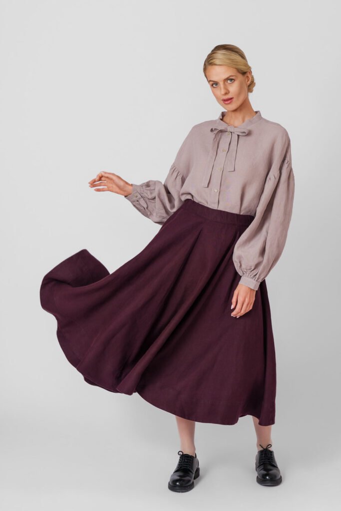 Linen Classic Skirt in Black