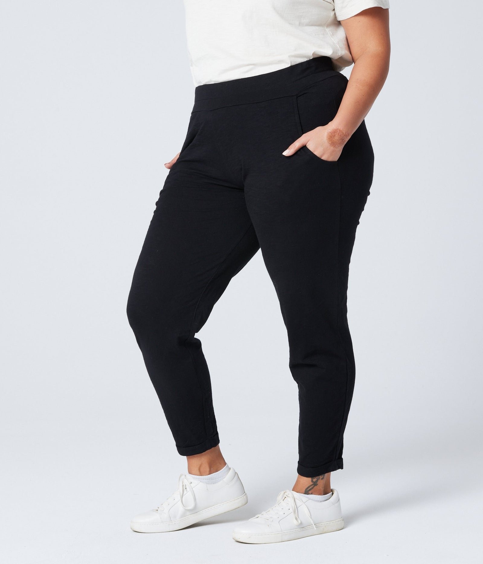 Sequoia Organic Cotton Tapered Leg Elastic Waist Pants in Teak Brown - Image 4
