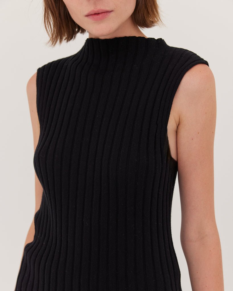Rib Funnel Neck Tank in Black