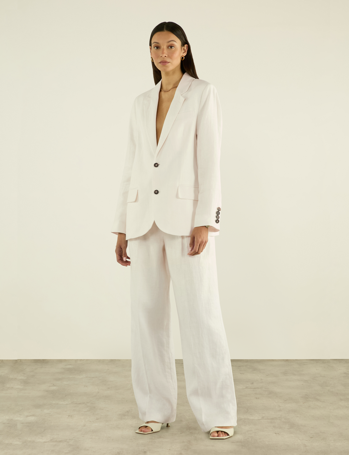 Linen Hutton Blazer in Navy - Image 4