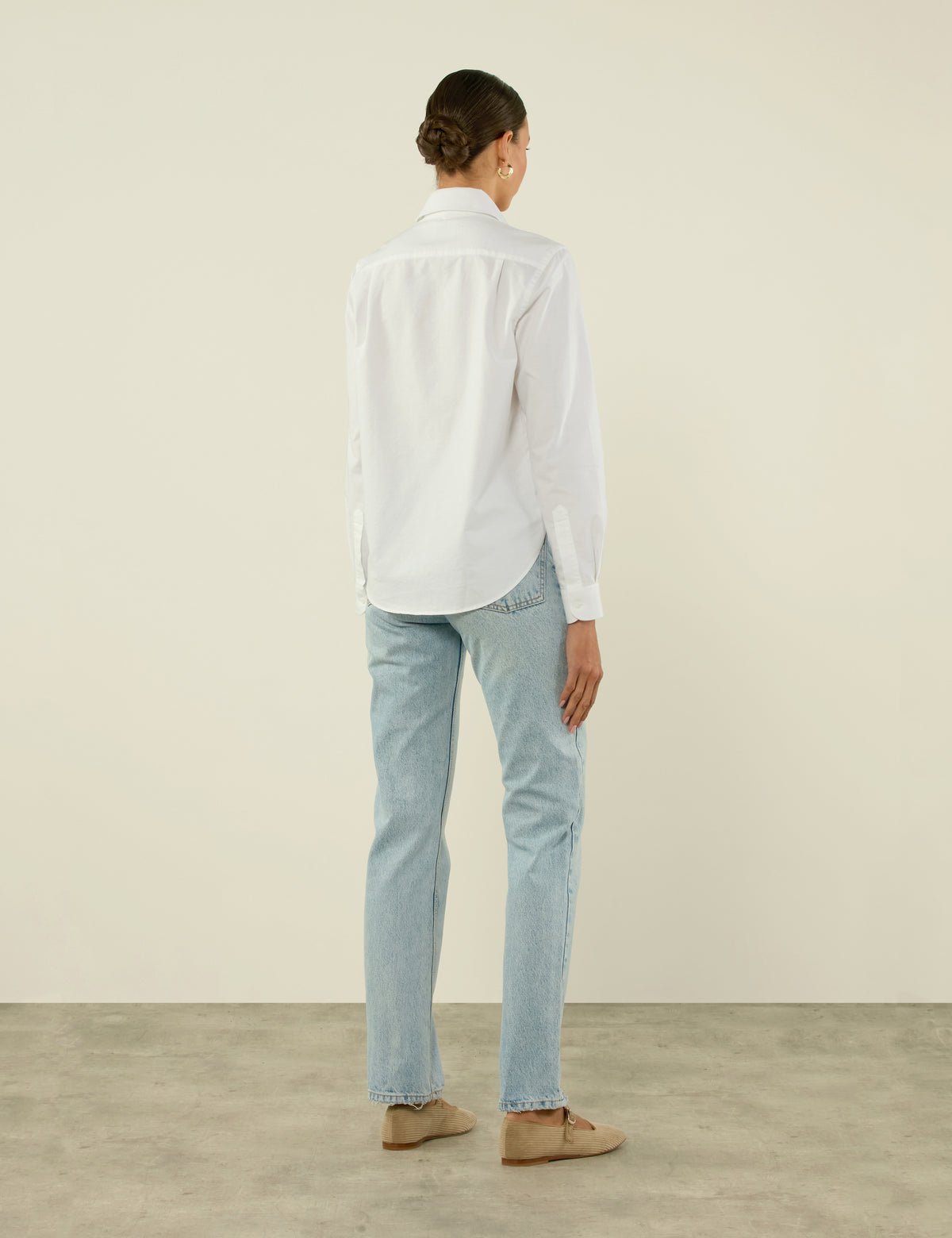Classic Oxford Organic Cotton Shirt in Light Blue - Image 4
