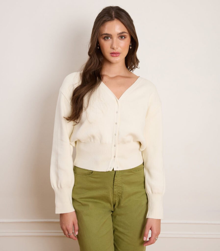 Celia Cropped Snap Cardigan in Cream