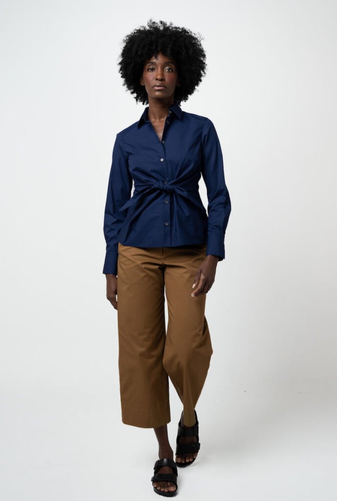 The Conjunction Shirt in Navy Blue