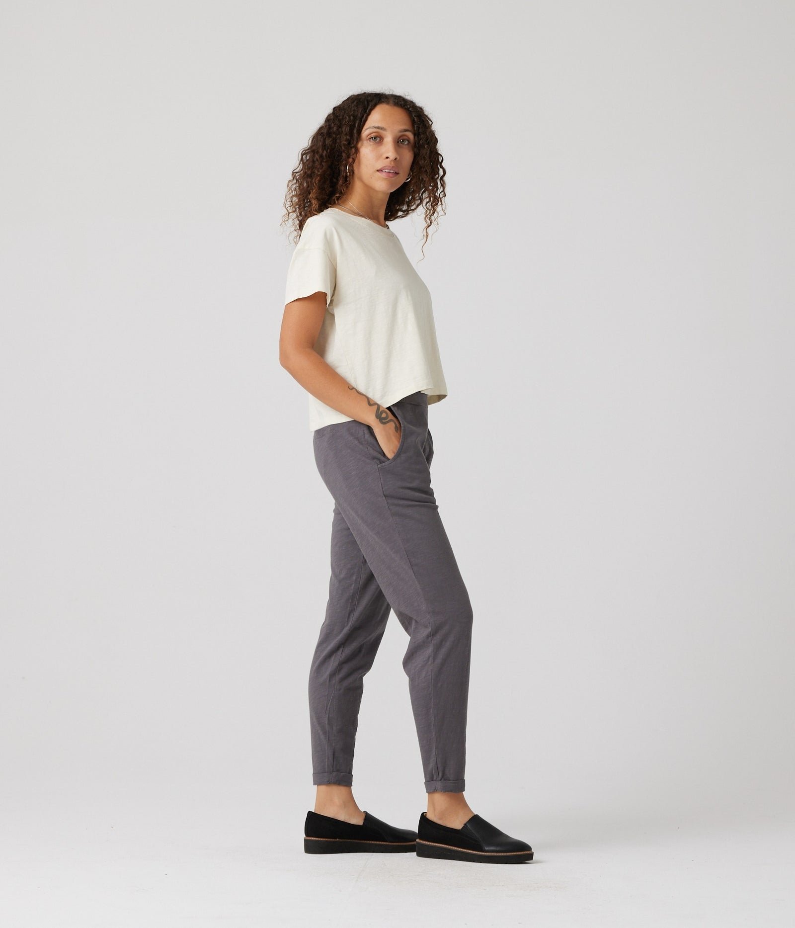 Sequoia Organic Cotton Tapered Leg Elastic Waist Pants in Charcoal