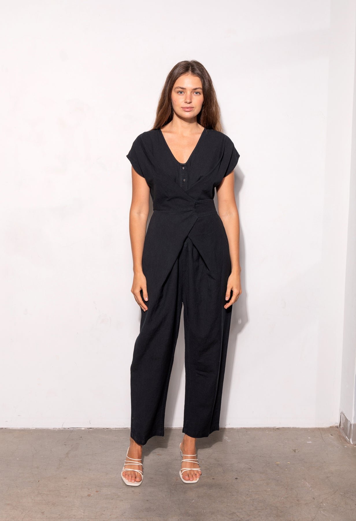 Venus Wrapped Jumpsuit in Cotton and Linen in Lilac - Image 5