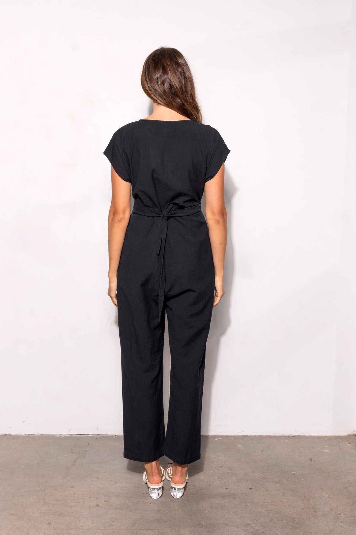 Venus Wrapped Jumpsuit in Cotton and Linen in Lilac - Image 4
