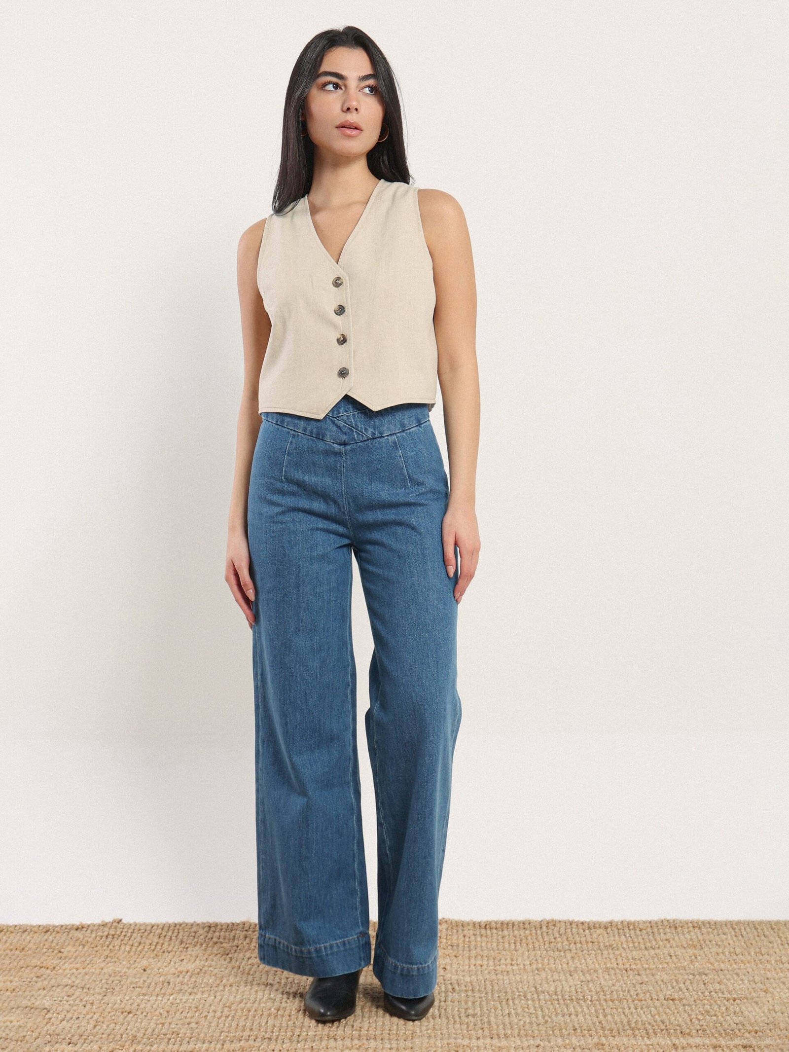 Charlie Short Vest in Desert Sand - Image 2