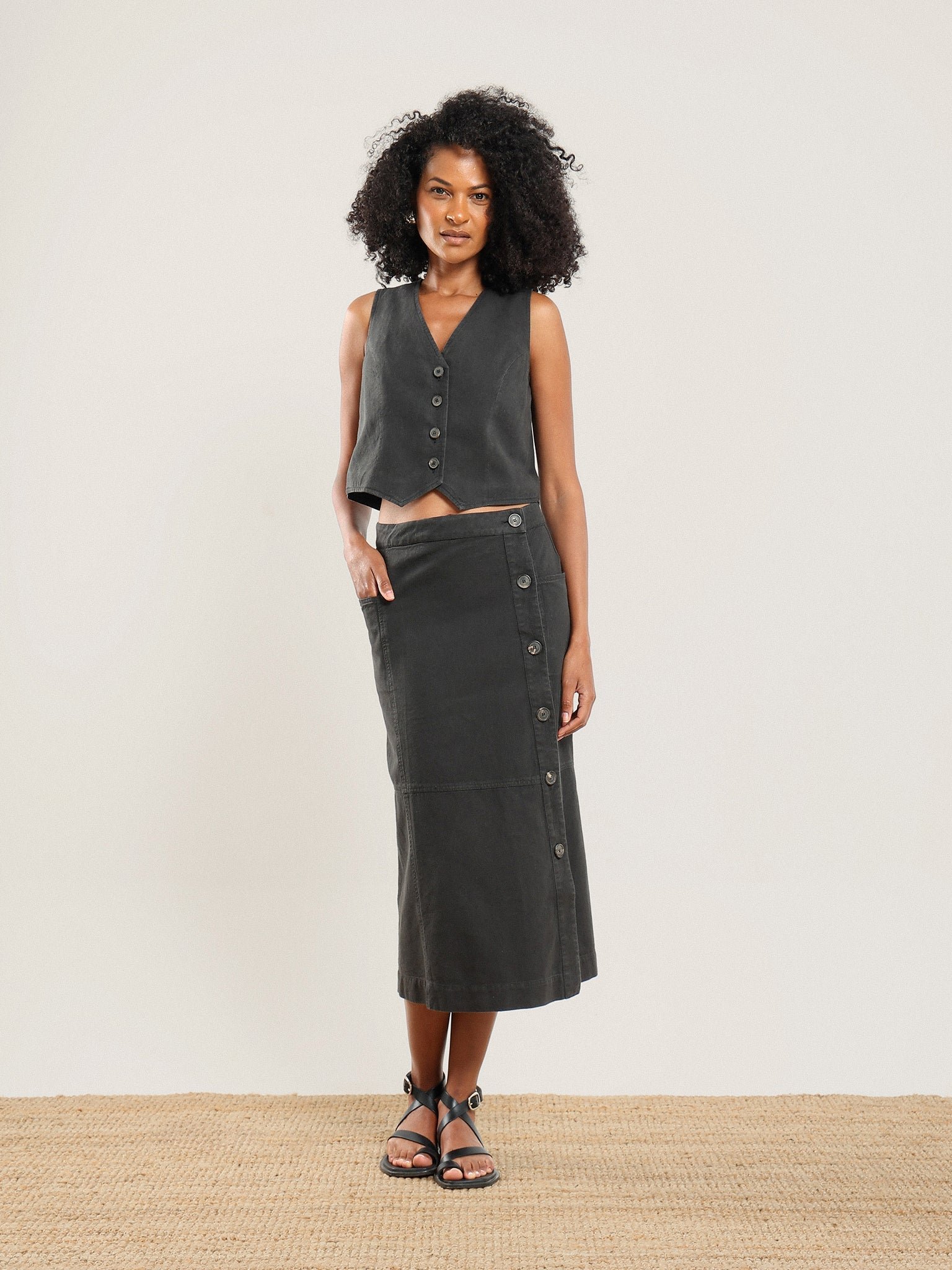 Charlie Short Vest in Nile Silt - Image 5