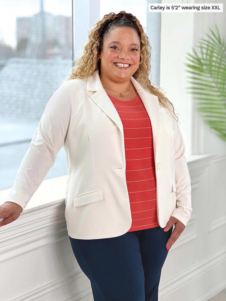 Sienna Relaxed Fit Blazer in Black - Image 4