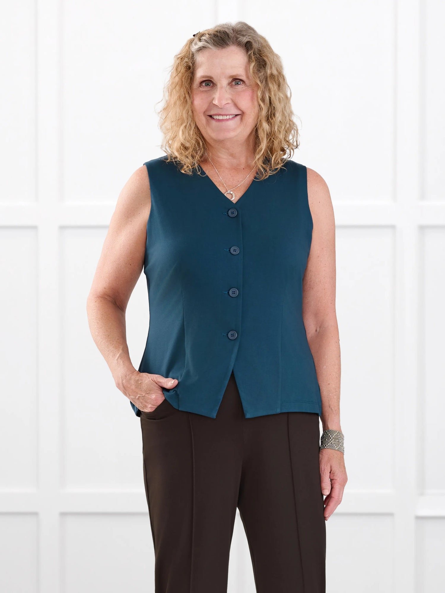 Alba tailored stretchy vest in Navy - Image 7