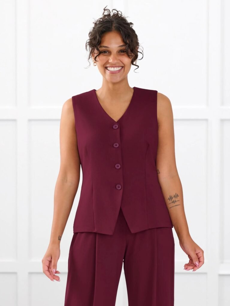 Alba tailored stretchy vest in Merlot