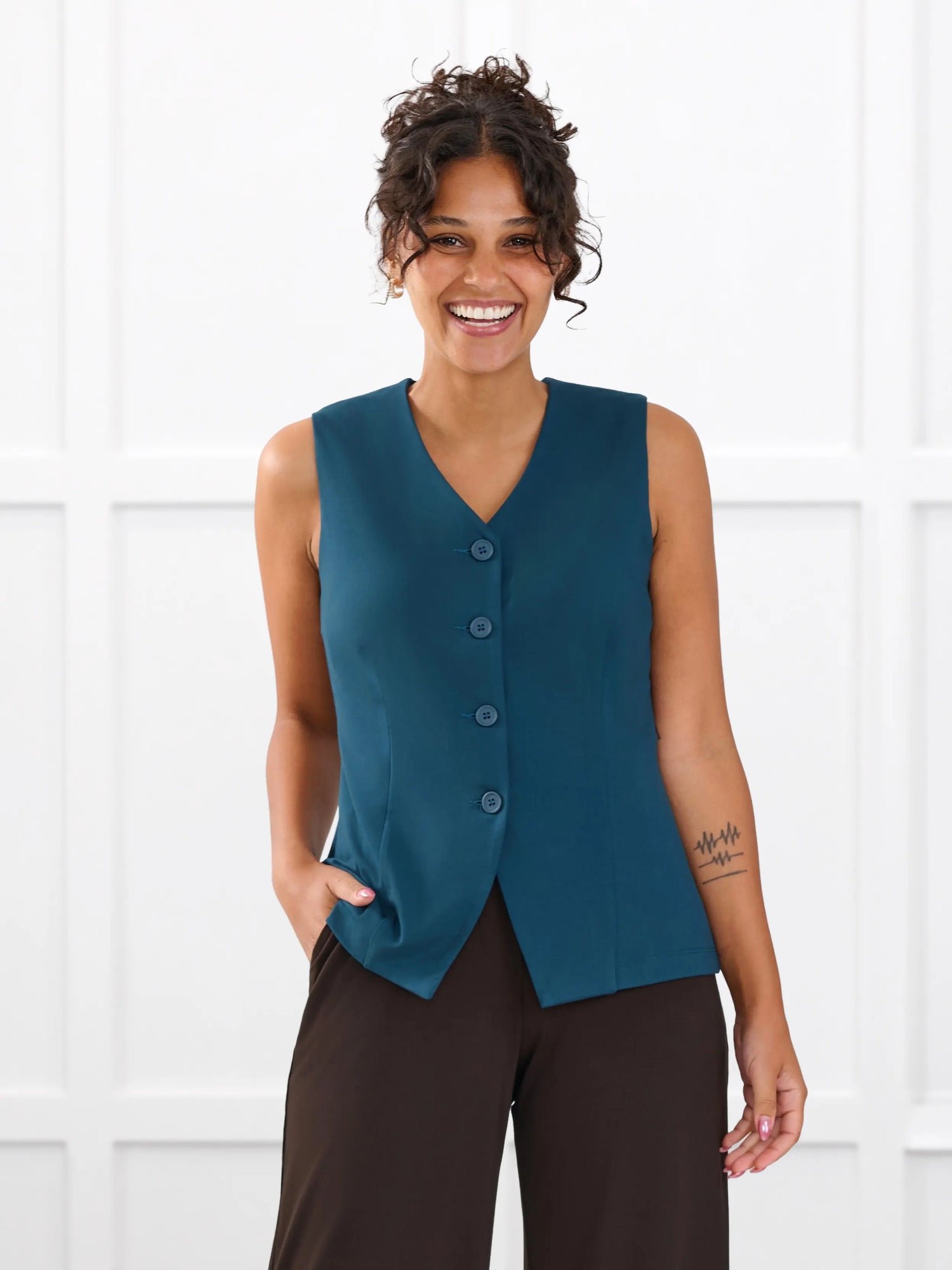 Alba tailored stretchy vest in Navy - Image 9