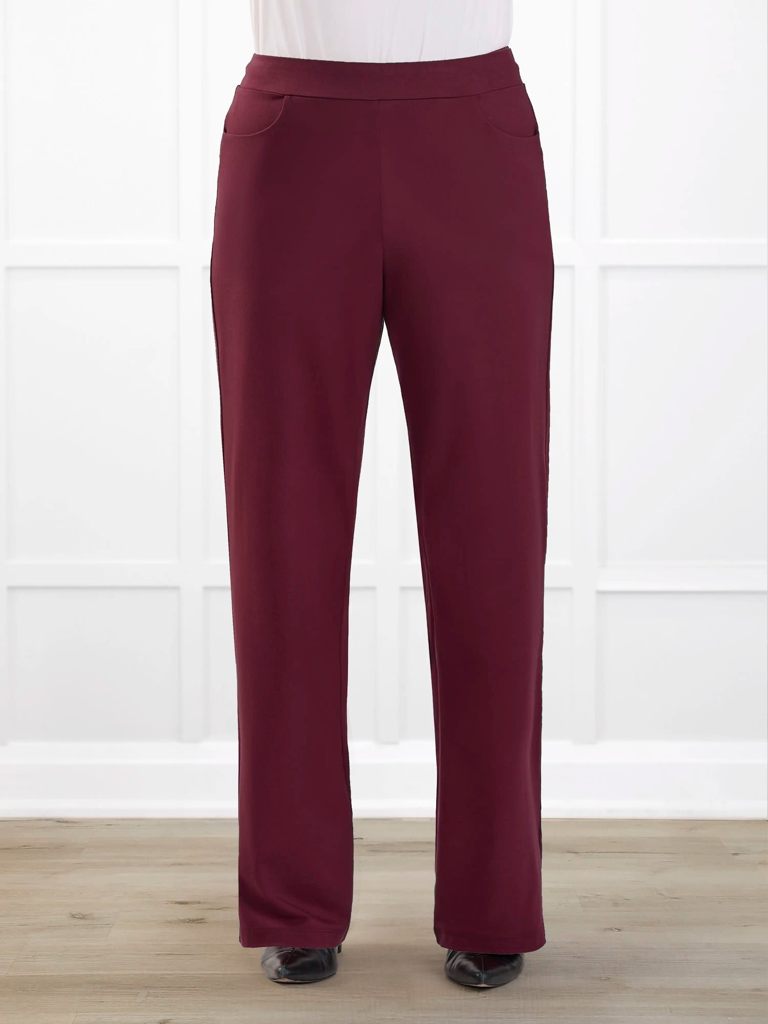 Avalynn mid-rise straight leg pant in Merlot